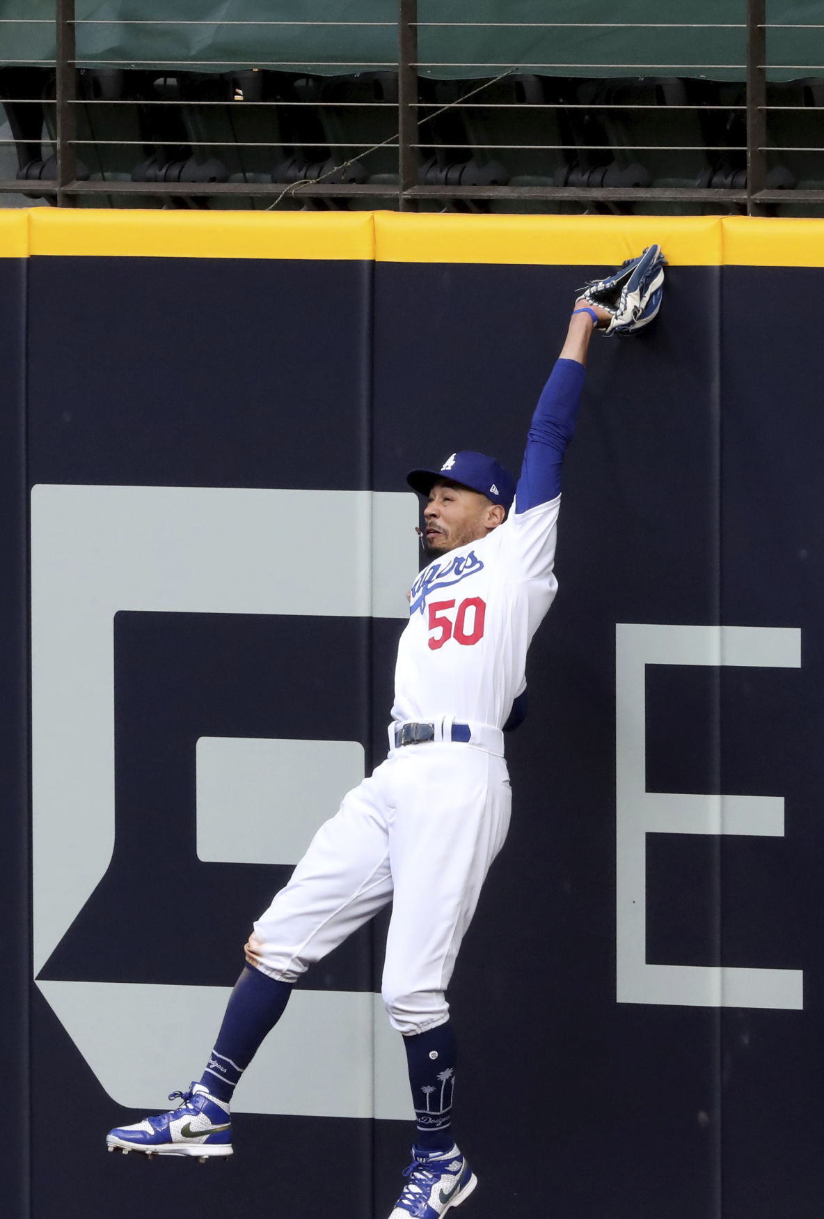 NLCS Braves Dodgers Baseball